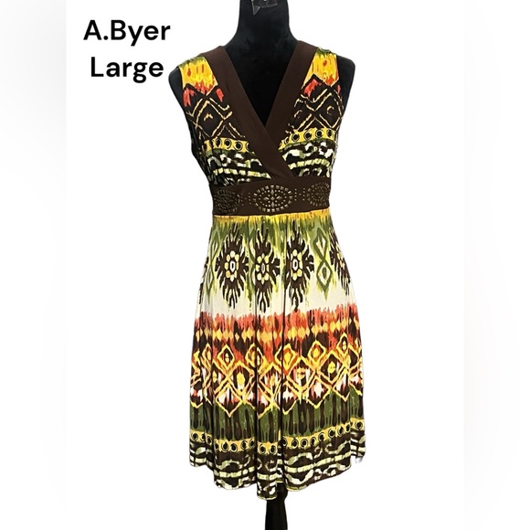 A. Byer Dresses & Skirts - A.Byer, Size Large, Sleeveless, V-Line, Pullover, Tie Belt, Dress. K35